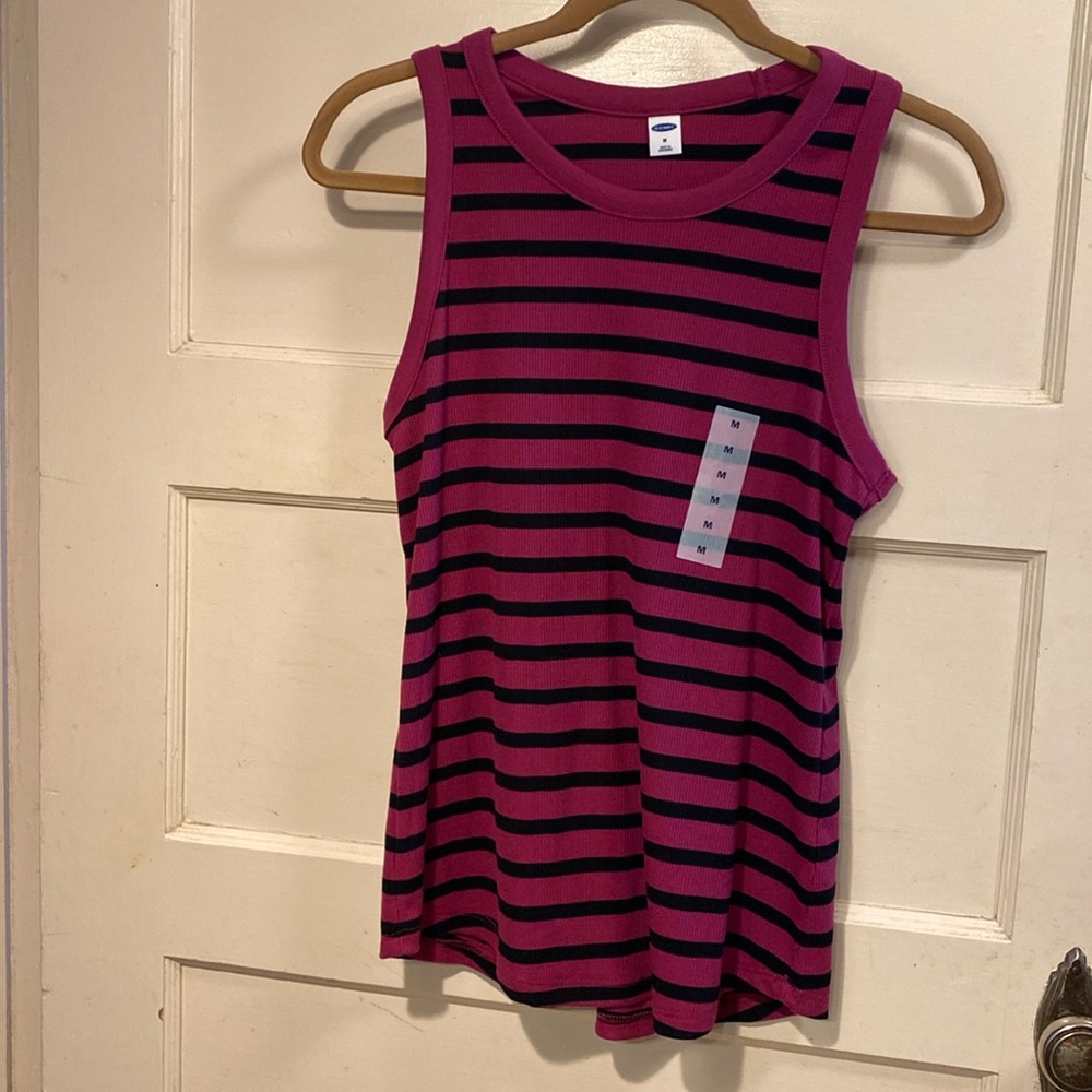 Old Navy Sleeveless Ribbed Knit Shirt. Size M. New with tags